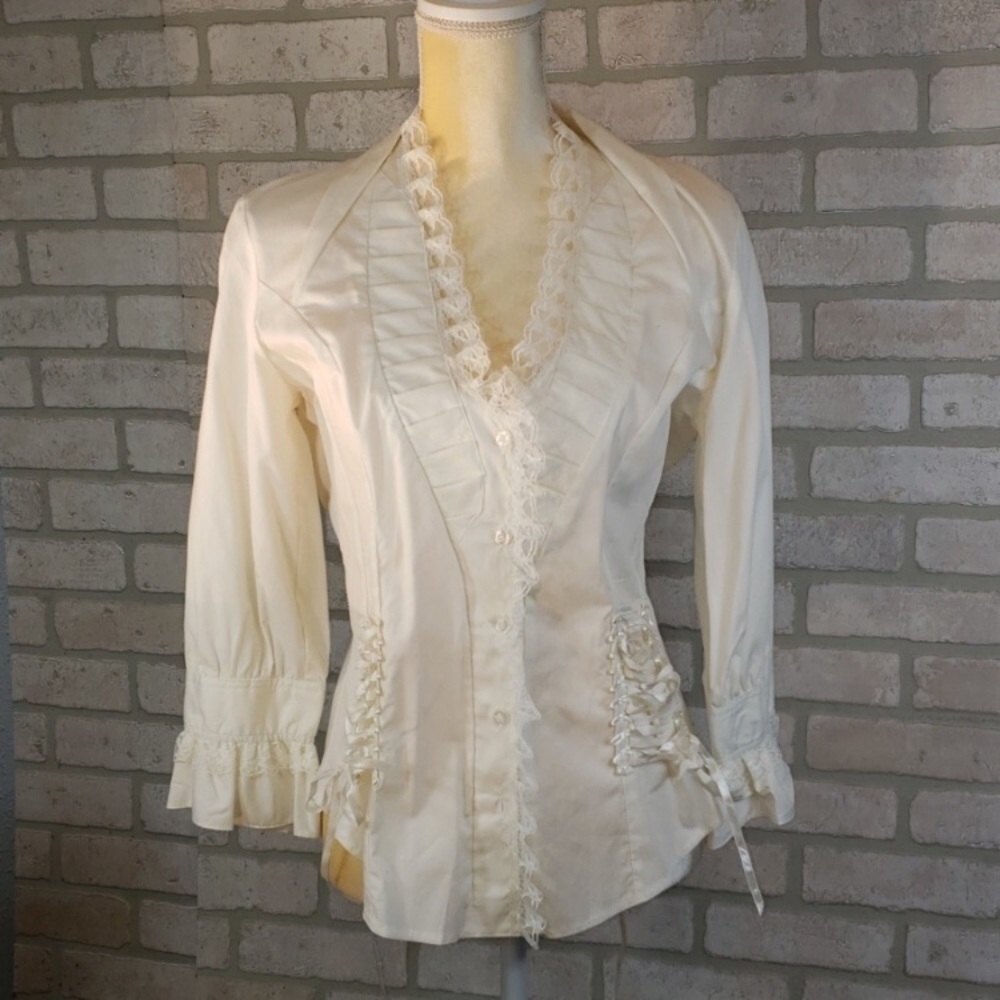 Scully lace and ribbon feminine button size medium